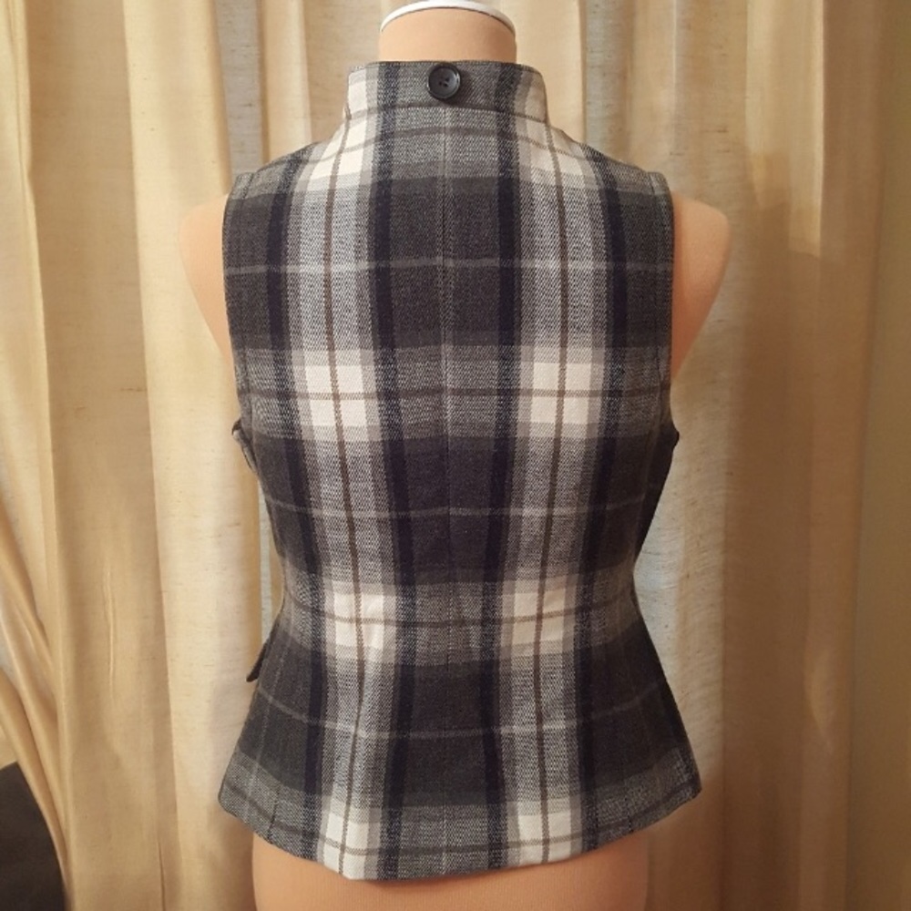 The Limited Convertible Vest-Cape Bolero - Picture 7 of 8